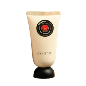 Divana ครีมบำรุงมือจากพืชบริสุทธิ์ 50 กรัม (Fullmoon) : 550 บาท